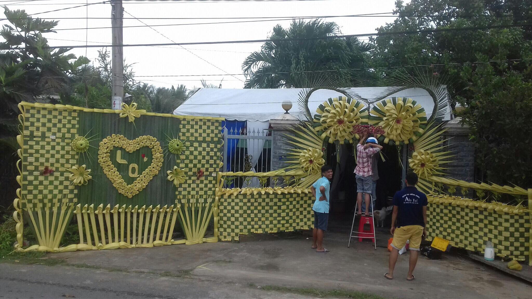 Mẫu cổng cưới lá dừa Miền Tây đặc trưng mà nhưng năm gần đây người dân ưa chuộng