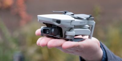 Mavic Mini là drone đầu tiên của DJI không cần đăng ký FAA, cực nhỏ, chỉ 249g, giá từ $399