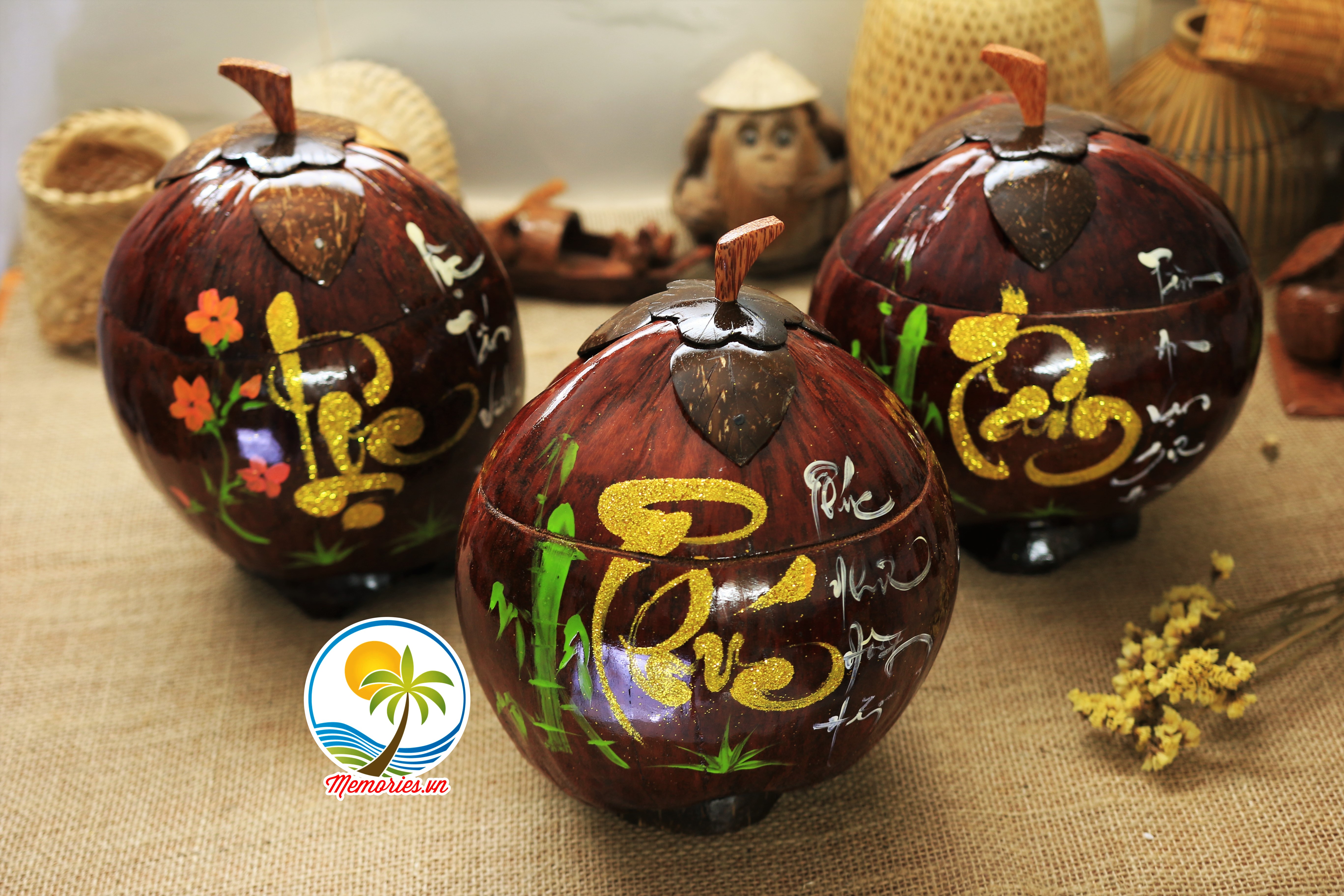 Vỏ Giữ Ấm Bình Trà Trái Dừa Viết Chữ Thư Pháp - Quà tặng lễ Tết / trang trí handmade