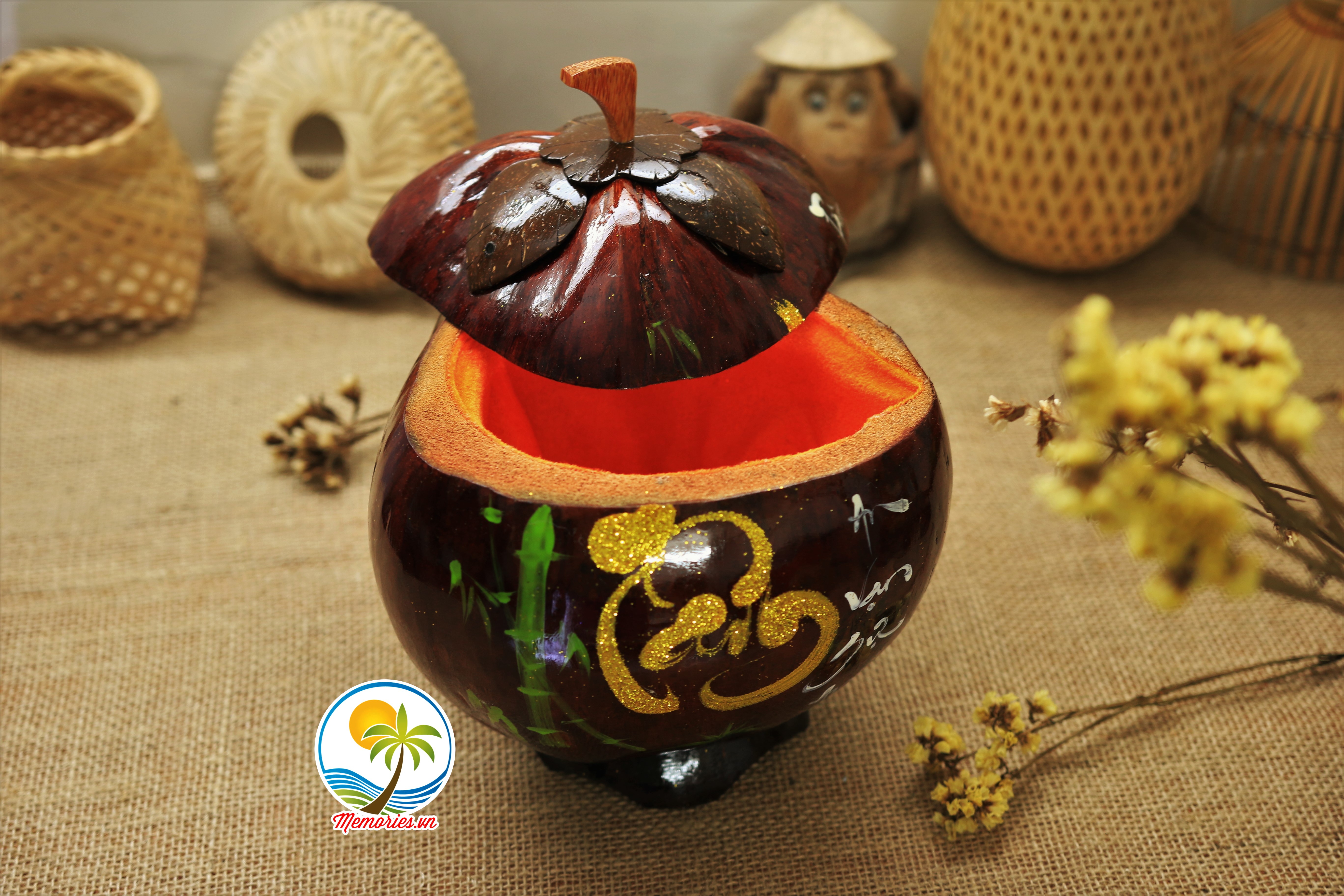 Vỏ Giữ Ấm Bình Trà Trái Dừa Khắc Chữ Thư Pháp