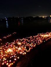 Vận động người dân TP.HCM tắt đèn và thắp nến tưởng niệm đồng bào mất vì Covid-19
